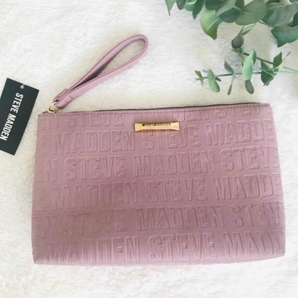 Steve Madden “Weekend Pouch” Wristlet/Clutch…Color: Blush…NWT $42.00